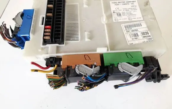Ford Mondeo MK IV Fuse box set 7g9t14a073dc 7g9t-14a073-dc