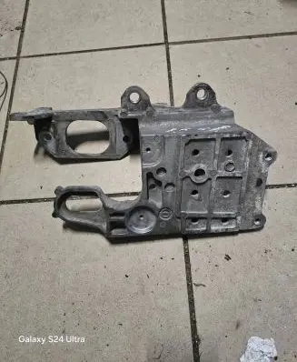 Nissan Qashqai Gear shift cable bracket S24UNR 9500