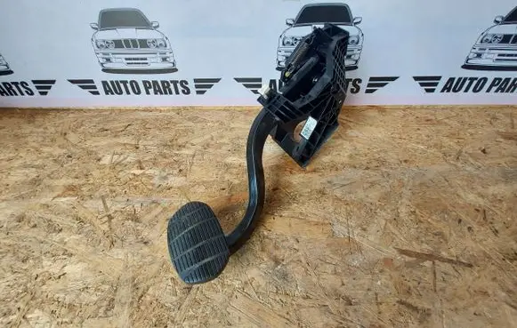 BMW X1 F48 F49 Brake pedal 6856596