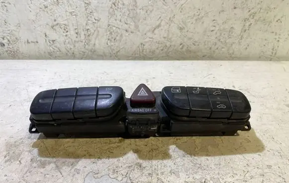 Mercedes-Benz C W203 Hazard light switch 3306170200 30279457001 2038216258