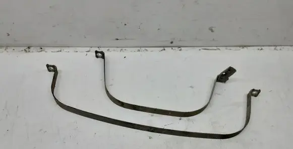 Skoda Superb B5 (3U) Fuel tank mounting bracket 