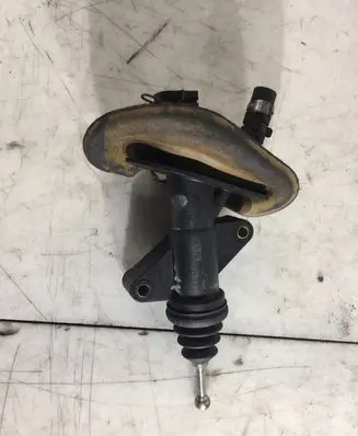 Ford Mondeo Mk III Clutch master cylinder 1S717A543AB