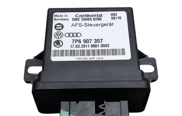 Volkswagen Touareg II Light module LCM 7P6907357 5WK50280
