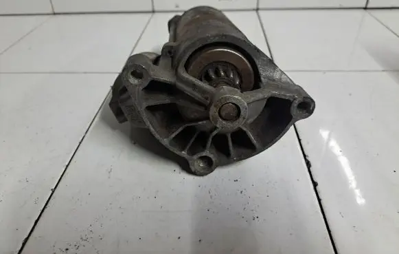 Peugeot 406 Starter motor D7R12