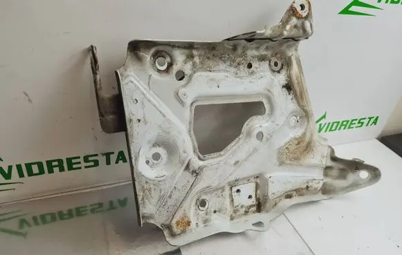 Honda CR-V Battery bracket 