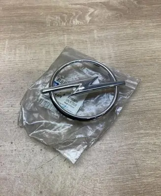 Opel Corsa C Manufacturer badge logo/emblem 9196806