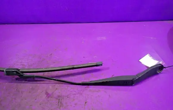Ford Mondeo MK IV Front wiper blade arm
