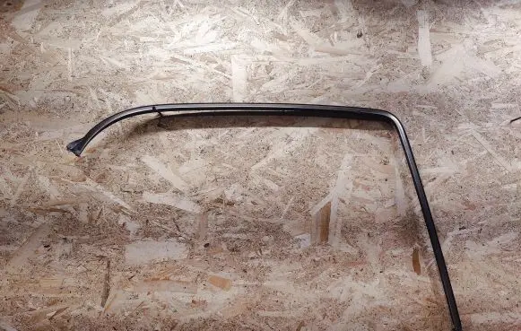 Mercedes-Benz S W140 Rear glass trim 