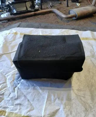 Volkswagen PASSAT B8 Battery box tray 5Q0915411H