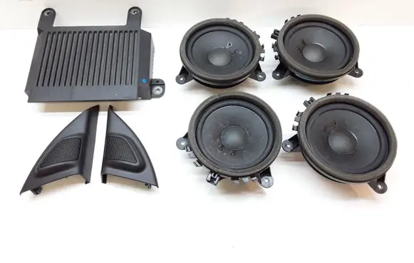 Volvo V70 Audio system kit 30657445 30781068