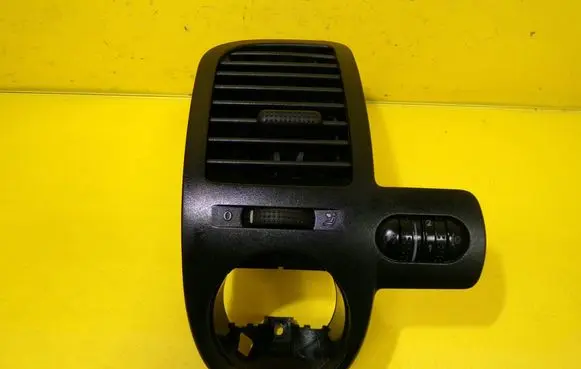 Volkswagen Polo III 6N 6N2 6NF Dashboard side air vent grill/cover trim 6X1819703A