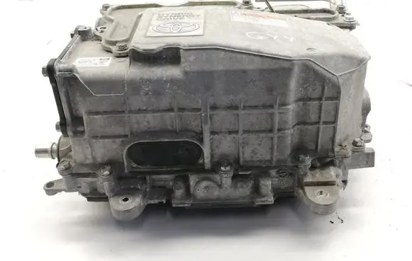 Toyota Yaris Voltage converter inverter G920052033