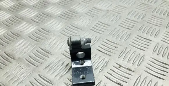 Skoda Octavia Mk2 (1Z) Rear door upper hinge 1Z0833412B