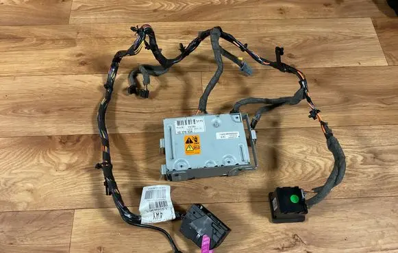 Opel Insignia A Voltage converter inverter 12779234