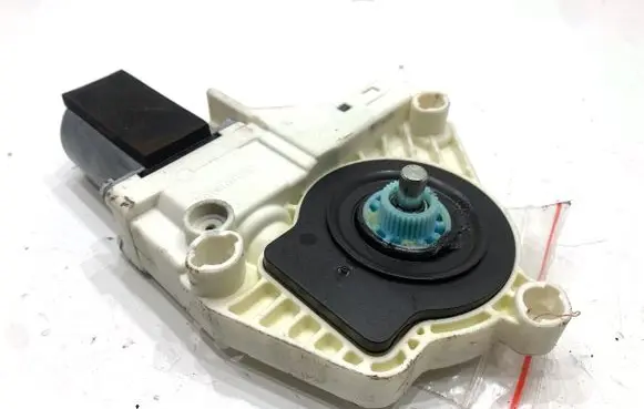 Audi A4 S4 B8 8K Front door window regulator motor 8K0959801A