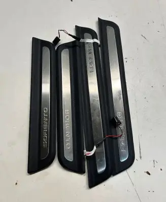 KIA Sorento sill trim set (inner) 
