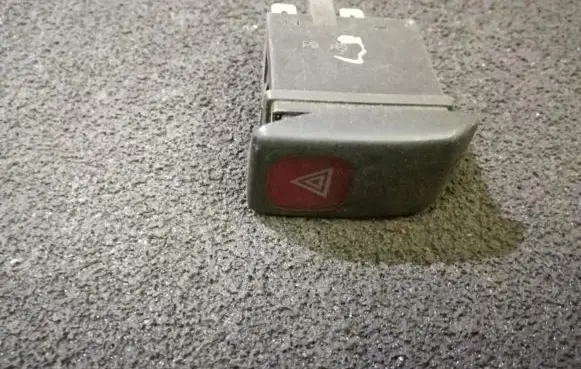 Volkswagen Golf II Hazard light switch 191953235