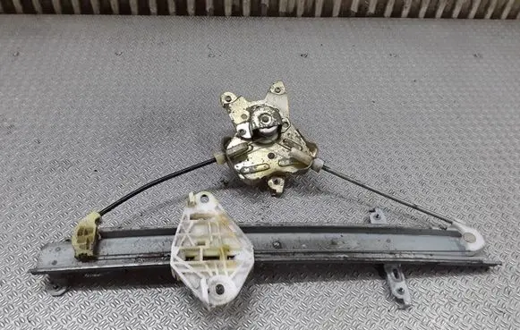 Rear door manual window regulator