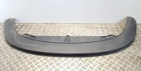 Front bumper lip