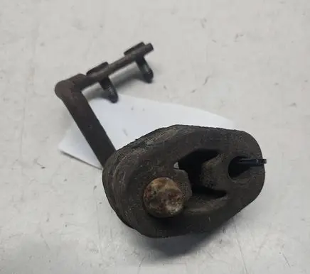 Ford Galaxy Muffler mount bracket/holder 