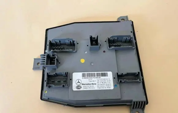 Mercedes-Benz E W213 SAM control unit A2139009219 A2139014203