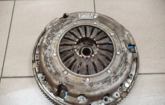 Opel Vivaro Clutch set kit 8200474648D