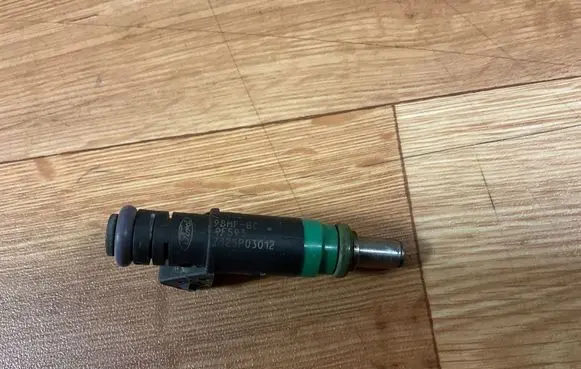 Ford Focus Fuel injector 98MFBC