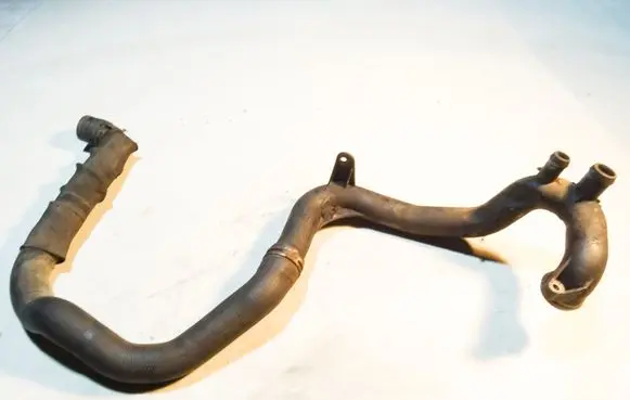 Mercedes-Benz B W245 Engine coolant pipe/hose A6402001352