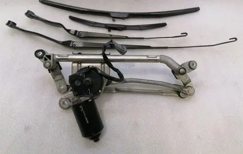 Ferrari FF Front wiper linkage and motor 84198200