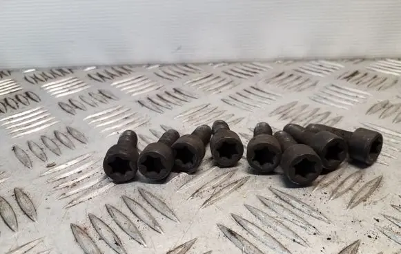 Mercedes-Benz Vito Viano W639 Flywheel bolts 