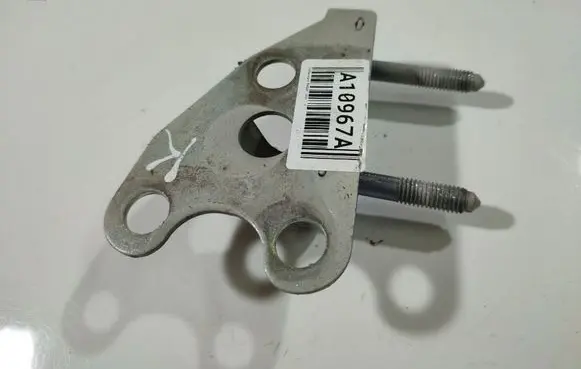 Volkswagen PASSAT B5 Rear door lock loop/hook striker 
