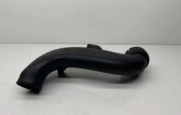 Opel Zafira B Intercooler hose/pipe 55352733 PA6GF15 329788454
