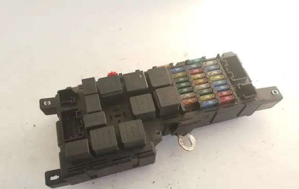 Volvo S80 Fuse module 9494590 518323001