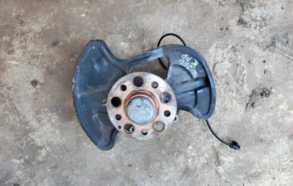 Mercedes-Benz C W204 Front wheel hub spindle knuckle G10962G