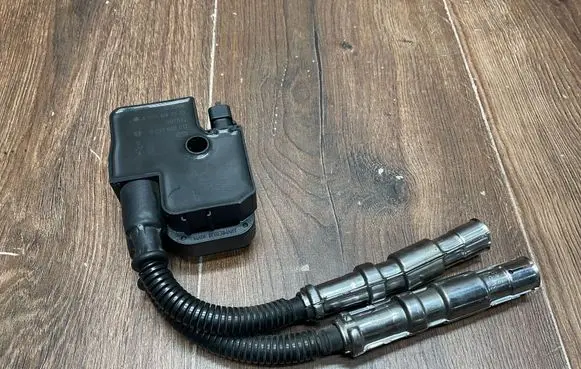 Mercedes-Benz SL R129 High voltage ignition coil A0001587303