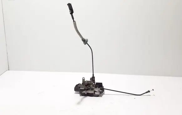 Volvo XC90 Rear door lock 32310868