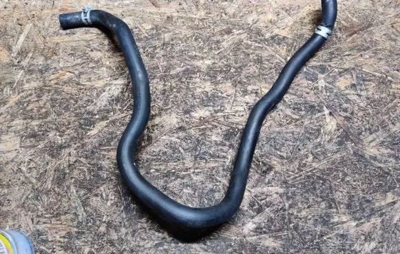 Honda Civic IX Engine coolant pipe/hose