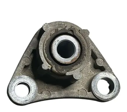 Volvo S60 Engine mount bracket 8666205