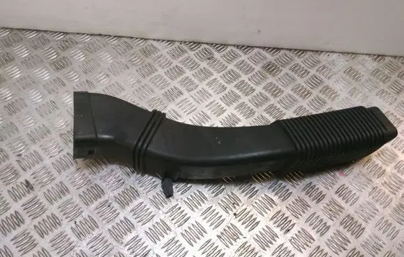 BMW 7 F01 F02 F03 F04 Air intake hose/pipe 7811597