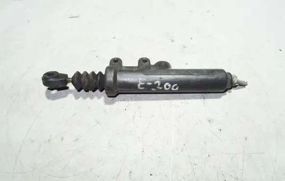 Mercedes-Benz E W210 Clutch master cylinder 2022900112