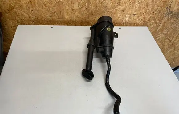Opel Insignia A Oil breather separator 55575980