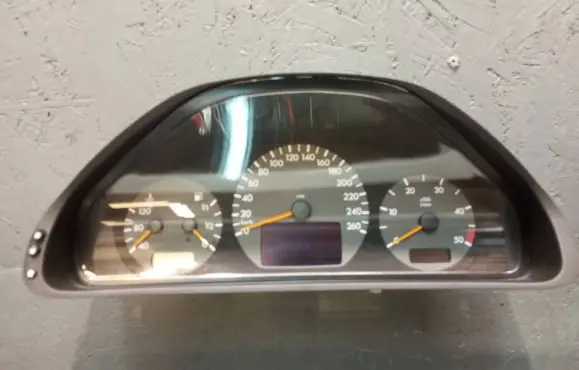 Mercedes-Benz E W210 Speedometer (instrument cluster) A2105400311 110008915