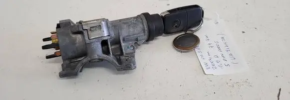Volkswagen PASSAT B5.5 Ignition lock 4B0905851G