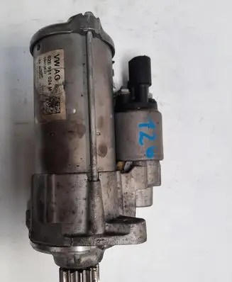 Volkswagen Golf VII Starter motor 02E911024M