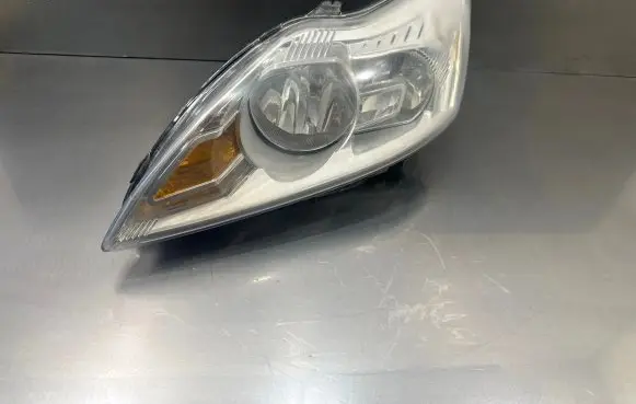 Ford Focus Headlight/headlamp 8M5113W030AE 0077R00