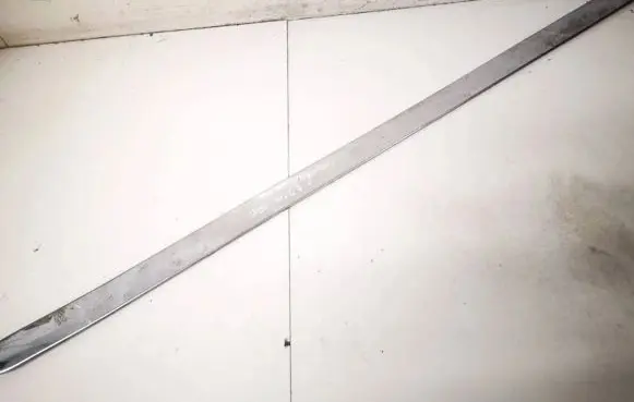 Toyota Avensis Verso Front door trim (molding) 