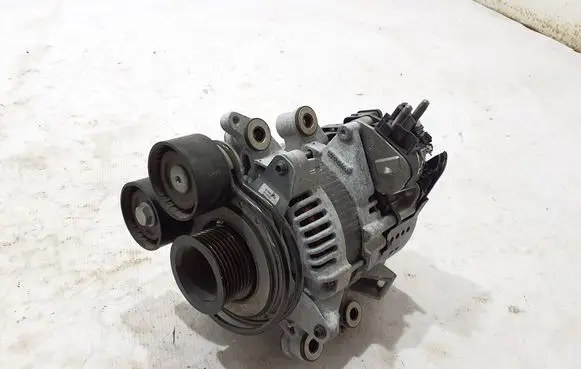 Volvo XC60 Generator/alternator 32383087