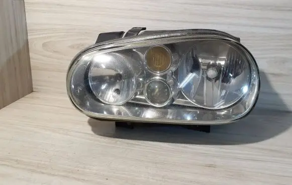 Volkswagen Golf IV Headlight/headlamp 67736935