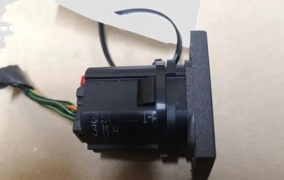 Ford Focus C-MAX Windscreen/window heater switch 3M5T18C621AB