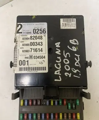 Renault Laguna II Fuse module 8200371614B 8200371614